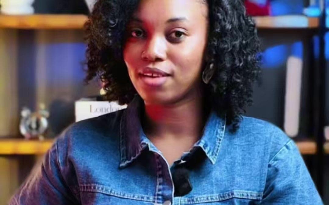Fatoumata M Diarra dans la vidéo « Comment un avion peut-il voler ? »