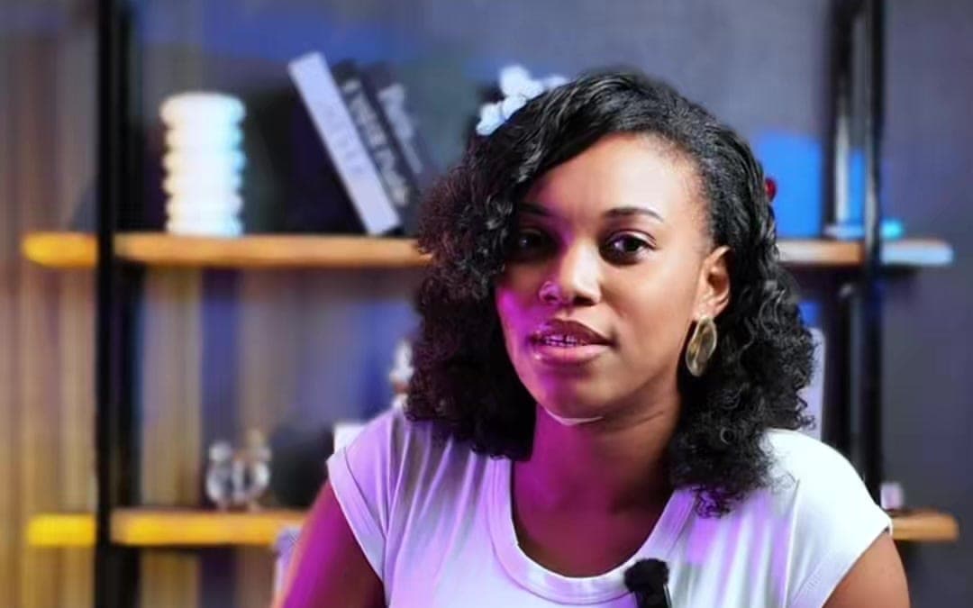 Fatoumata M Diarra dans la vidéo « Quand une dette détruit une relation »